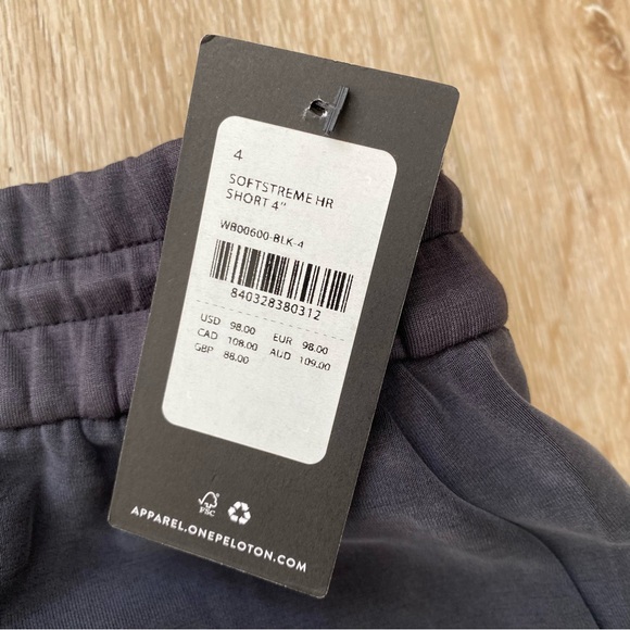 NWT Lululemon Peloton Softstreme Short - Picture 9 of 10
